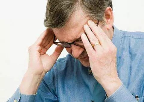 入冬后，中老年人一定要刮刮这条青筋，防治脑血栓